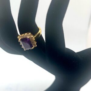 Vintage Lind purple cocktail ring 14k hge gold tone
